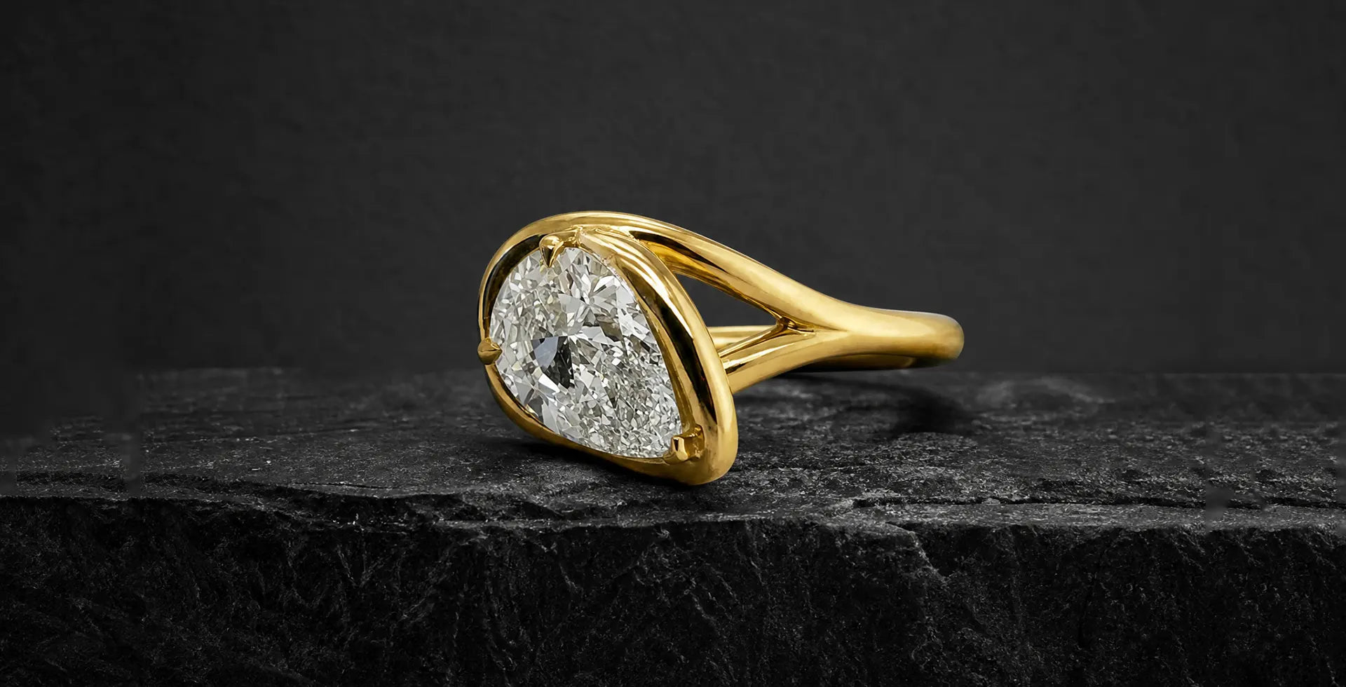 Solitaire vs Halo Engagement Rings: Which Style Should You Choose?