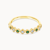 Diamond & Emerald Ring - Yellow gold