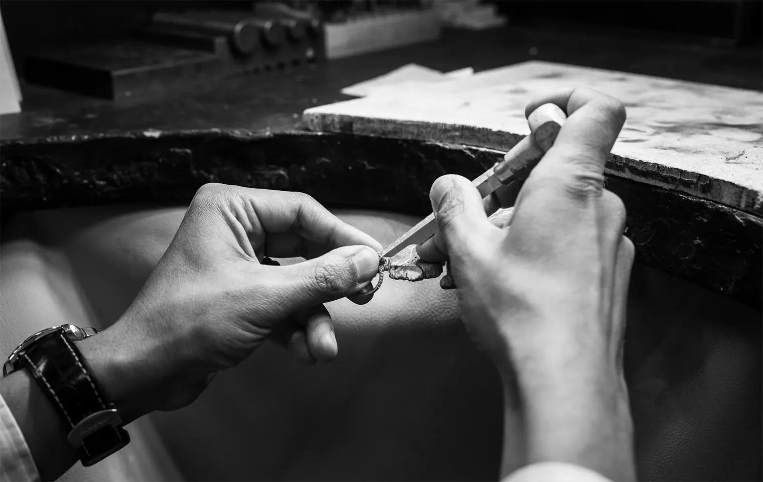 Bespoke Engagement Rings in London: What to Expect from a Design Consultation