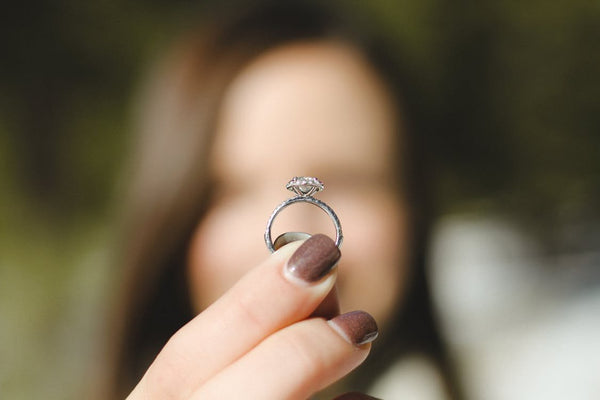 Promise Rings: The gift she will never forget | Avita Jewellery