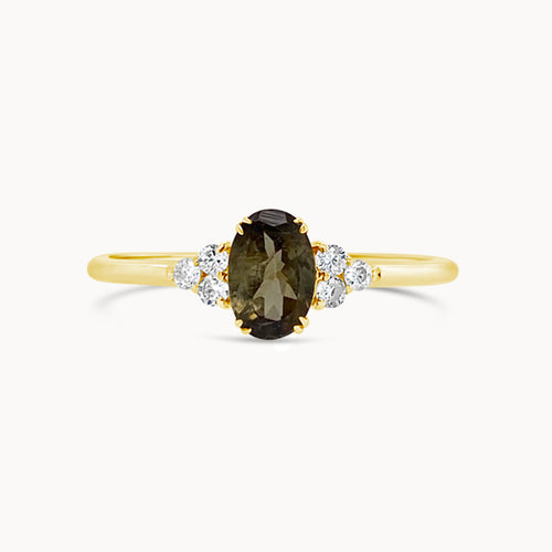 Dark Green Quartz Oval Trilogy Ring - Yellow Gold