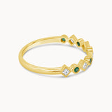 Diamond & Emerald Ring - Yellow gold