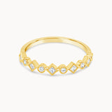 Round & Square Diamond Ring - Yellow gold
