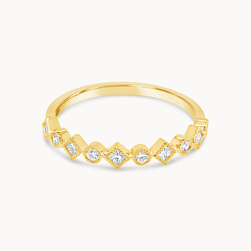 Round & Square Diamond Ring - Yellow gold