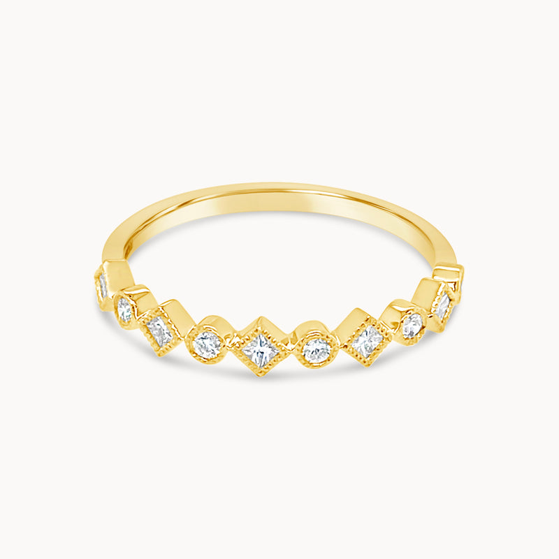 Round & Square Diamond Ring - Yellow gold