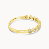 Round & Square Diamond Ring - Yellow gold