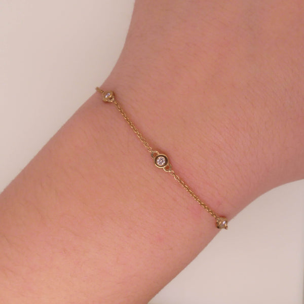 Gold Three Diamond Droplets Bracelet