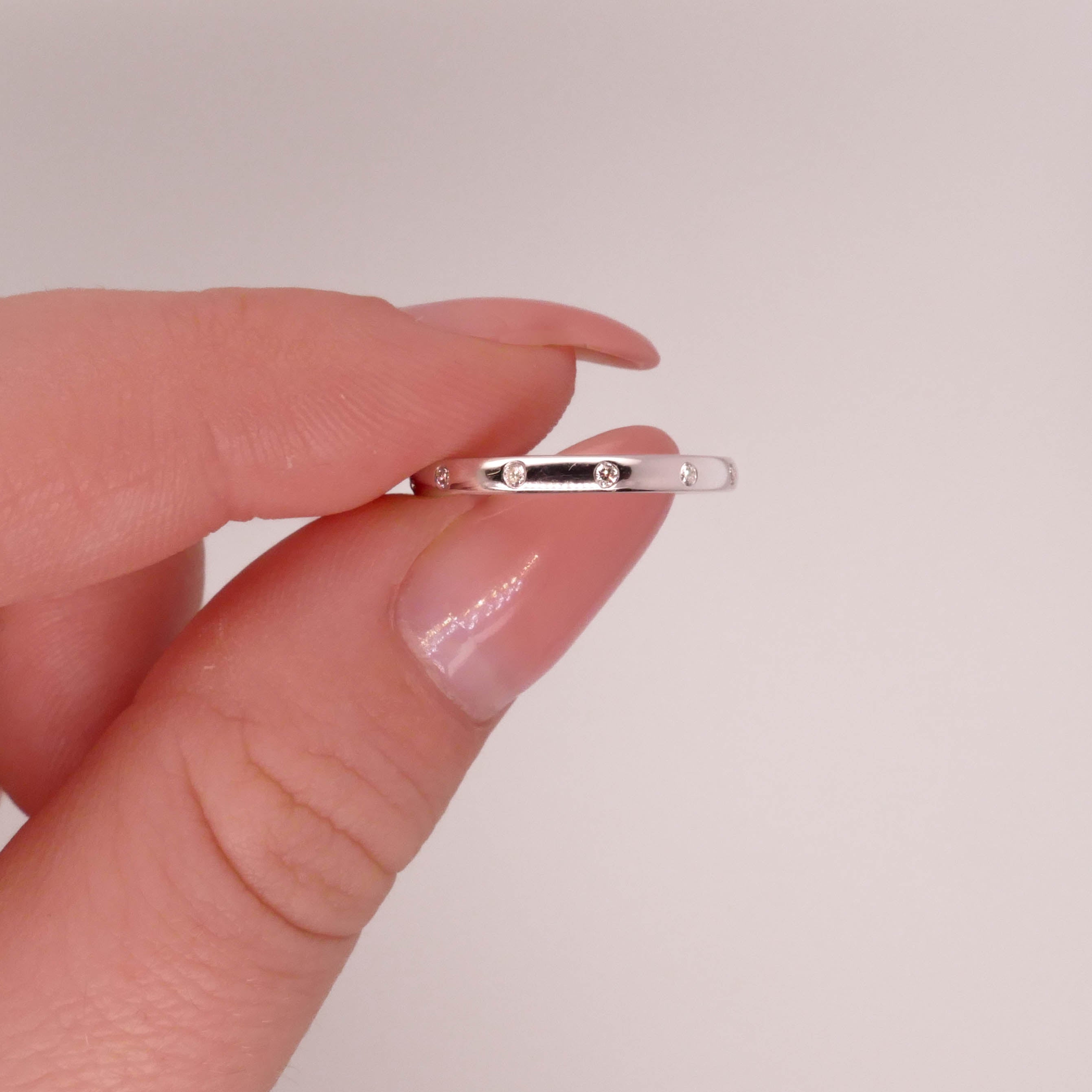 Star Scattered Diamond Ring